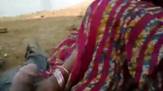 రెండు అన్యదేశ కోడిపిల్లలు పెద్ద ఆత్మవిశ్వాసాన్ని పీలుస్తాయి మరియు అత్యాశతో తెలుగు లో ఫుల్ సెక్స్ బంతులను నక్కుతున్నాయి